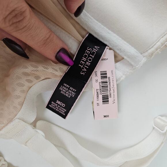 NEW Victoria's Secret Very Sexy Lined Demi Mesh Longline Bra 36DD White NWT Flaw - Picture 8 of 9